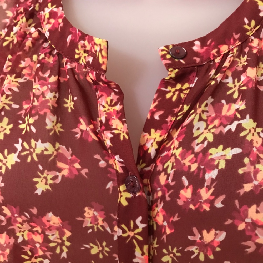 Express burgundy sleeveless floral top sz M - Picture 3 of 8